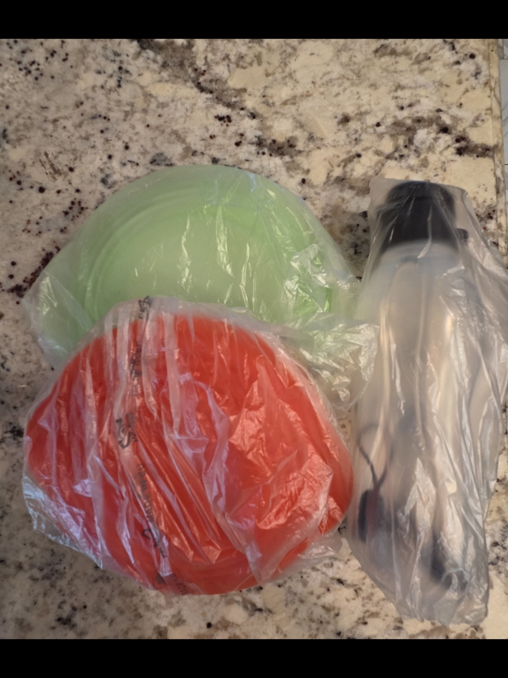 Tupperware Flatout Red and Green Pet Bowls with Water Bottle